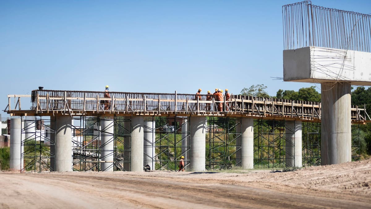 Obras de la Autopista Pte Peron, también llamada AUVIN, autopista de vinculación, que va desde Virrey del Pino hacia Tristán Suarez, en La Matanza.