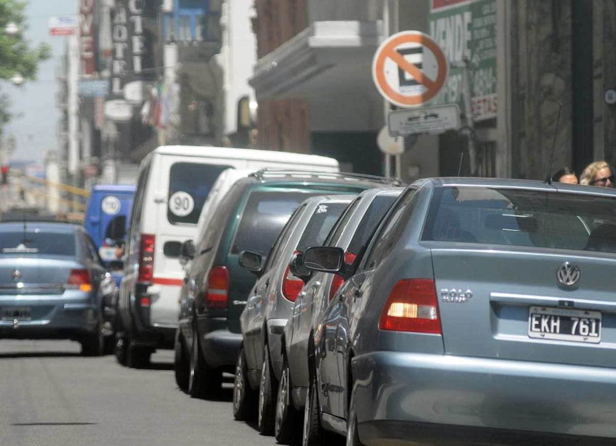Autos, estacionamiento, multas, NA