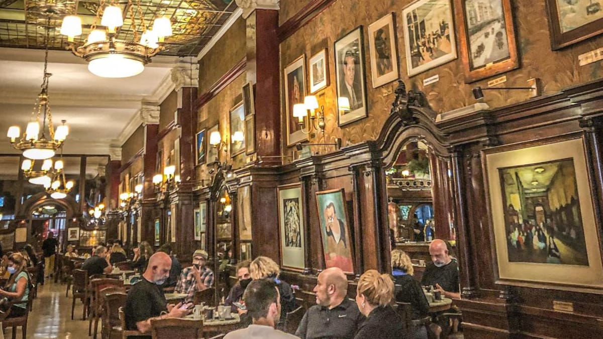 Avenida de Mayo, Café Tortoni, turismo, Buenos Aires