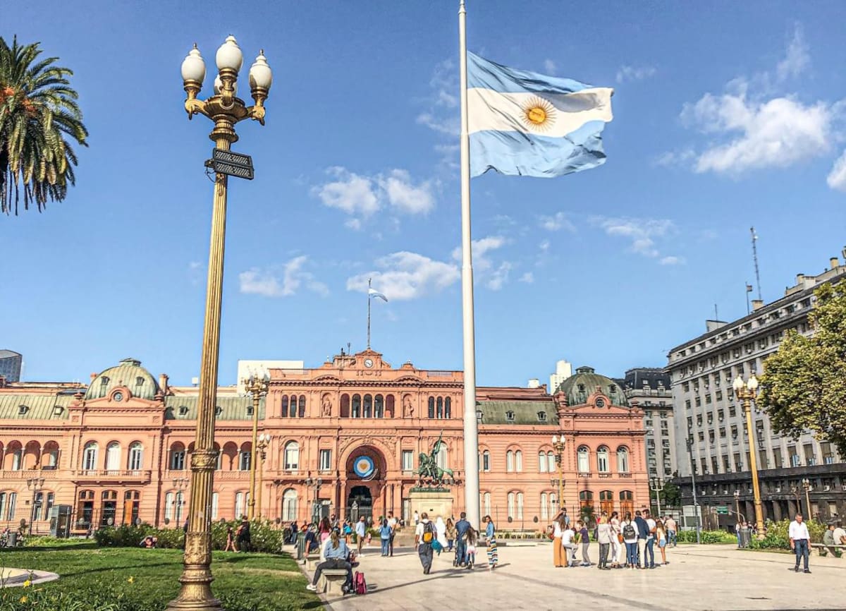 Avenida de Mayo, Plaza de Mayo, turismo, Buenos Aires