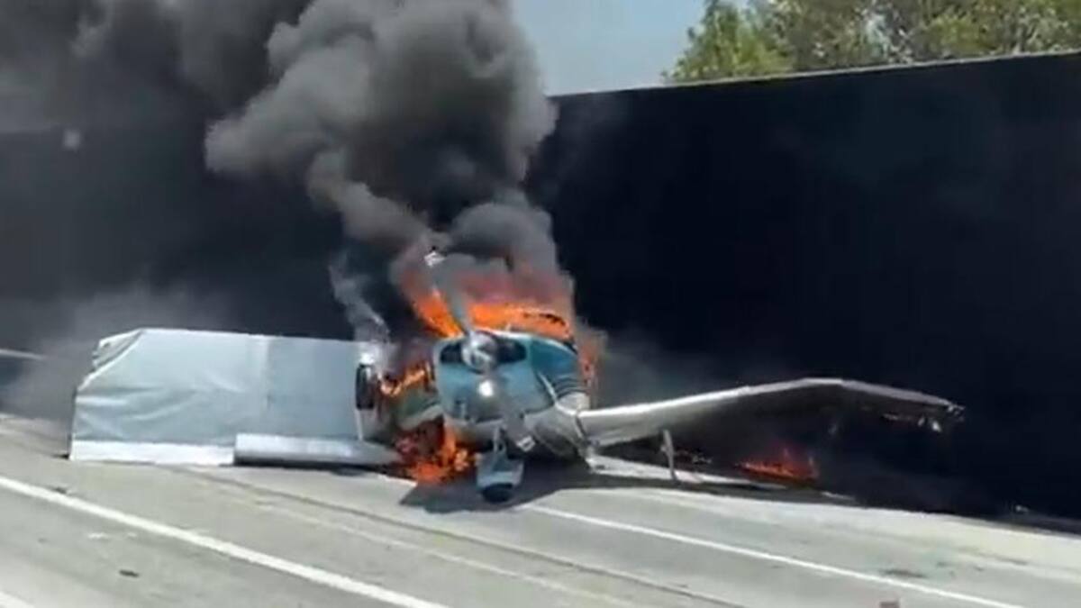Avión estrellado en Estados Unidos. Foto: captura video.