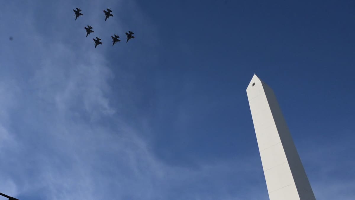 F-16 sobre Buenos Aires: qué aviones participan del desfile por el Día de la Fuerza Aérea Argentina