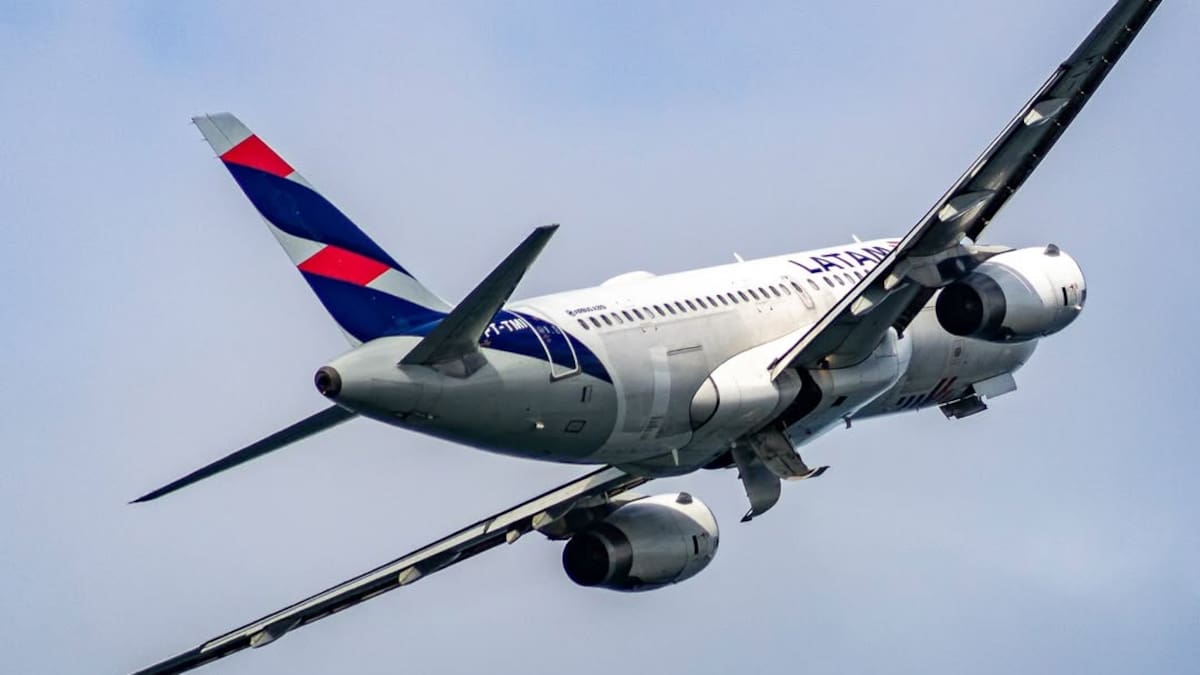 Video: un avión de LATAM protagonizó una riesgosa maniobra en Aeroparque