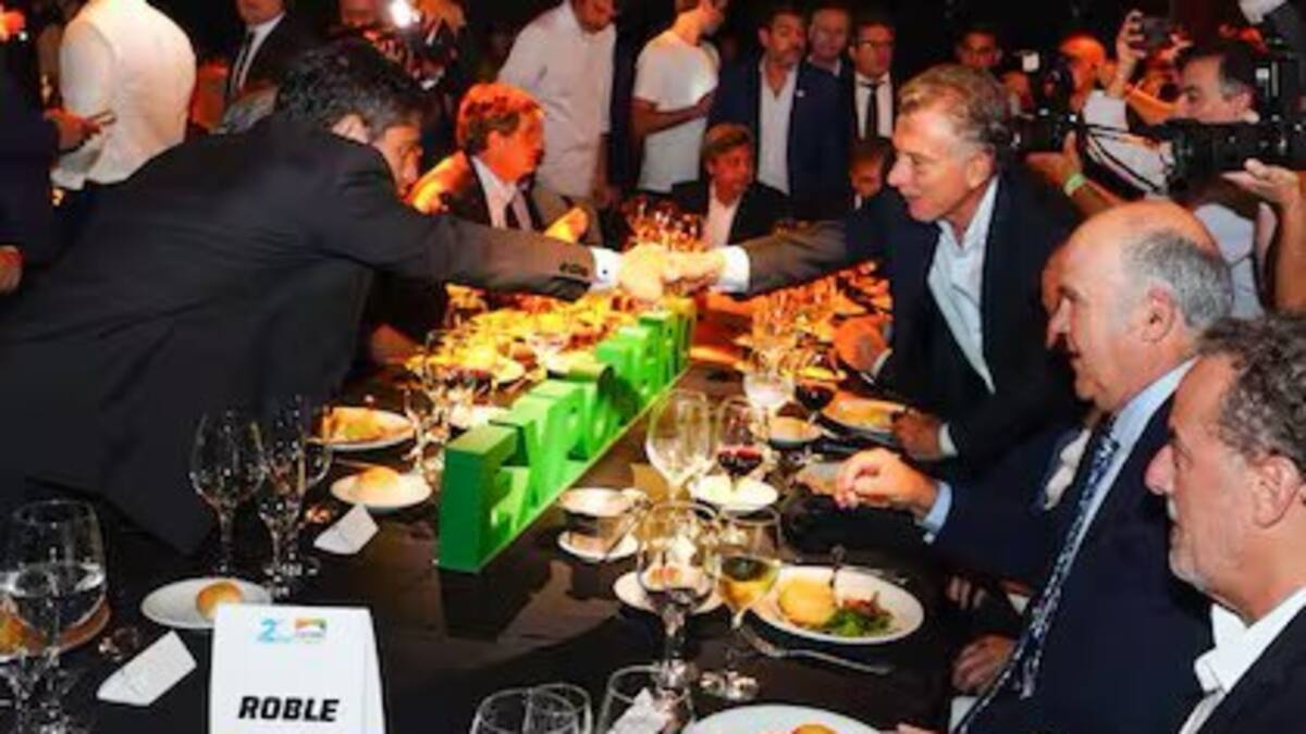 Mauricio Macri y Axel Kicillof compartieron mesa en la Expoagro de San Nicolás: qué se dijeron