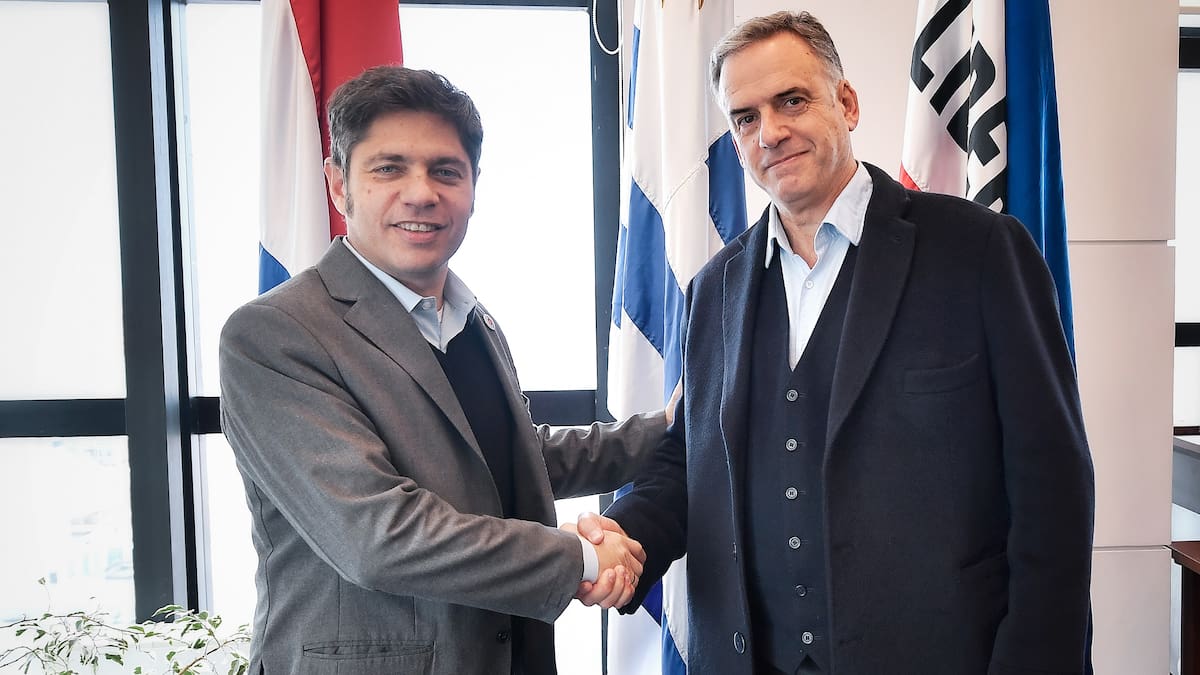Kicillof viajó a Uruguay, firmó convenios con Yamandú Orsi y cuestionó los cruces de Milei con Lula: “Hubo una degradación grave”