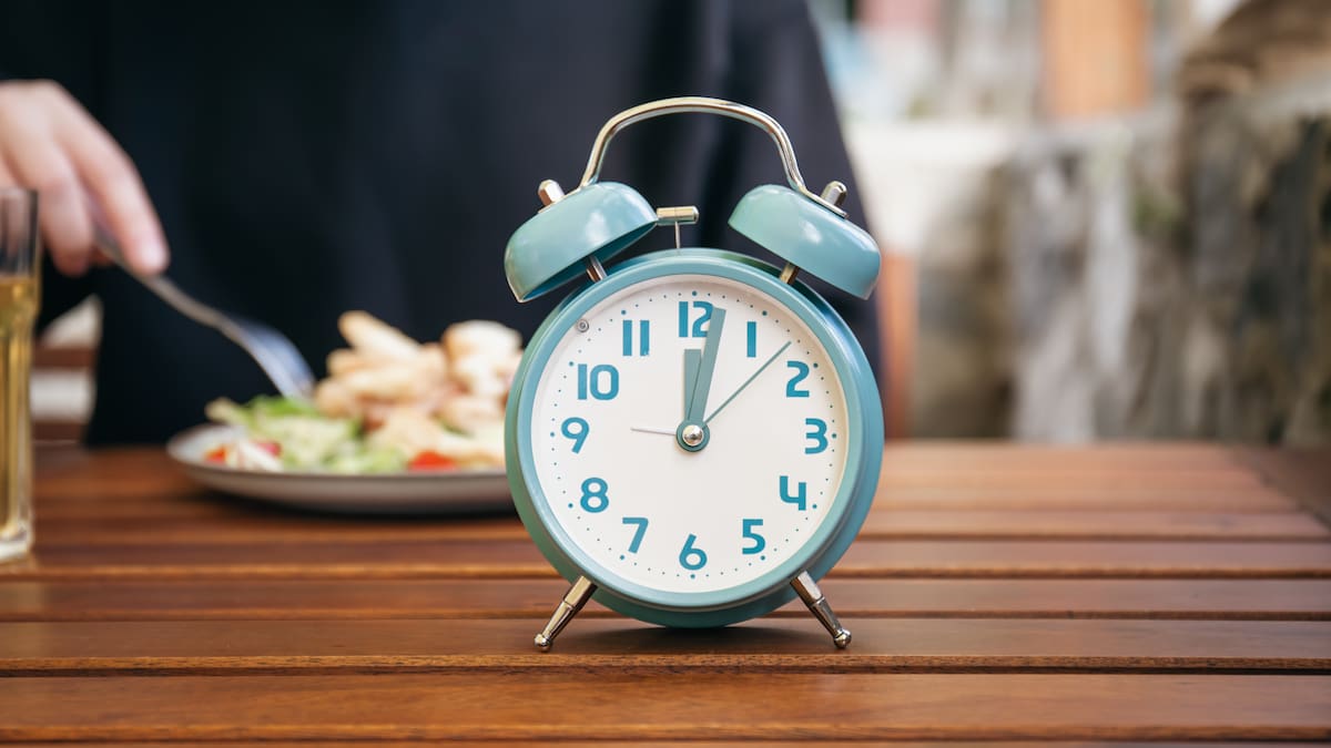 Ayuno intermitente 16:8: el horario que podría ayudar a mantener el peso perdido durante más tiempo