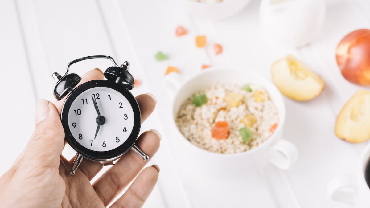 Ayuno intermitente, alimentación, salud. Foto Freepik