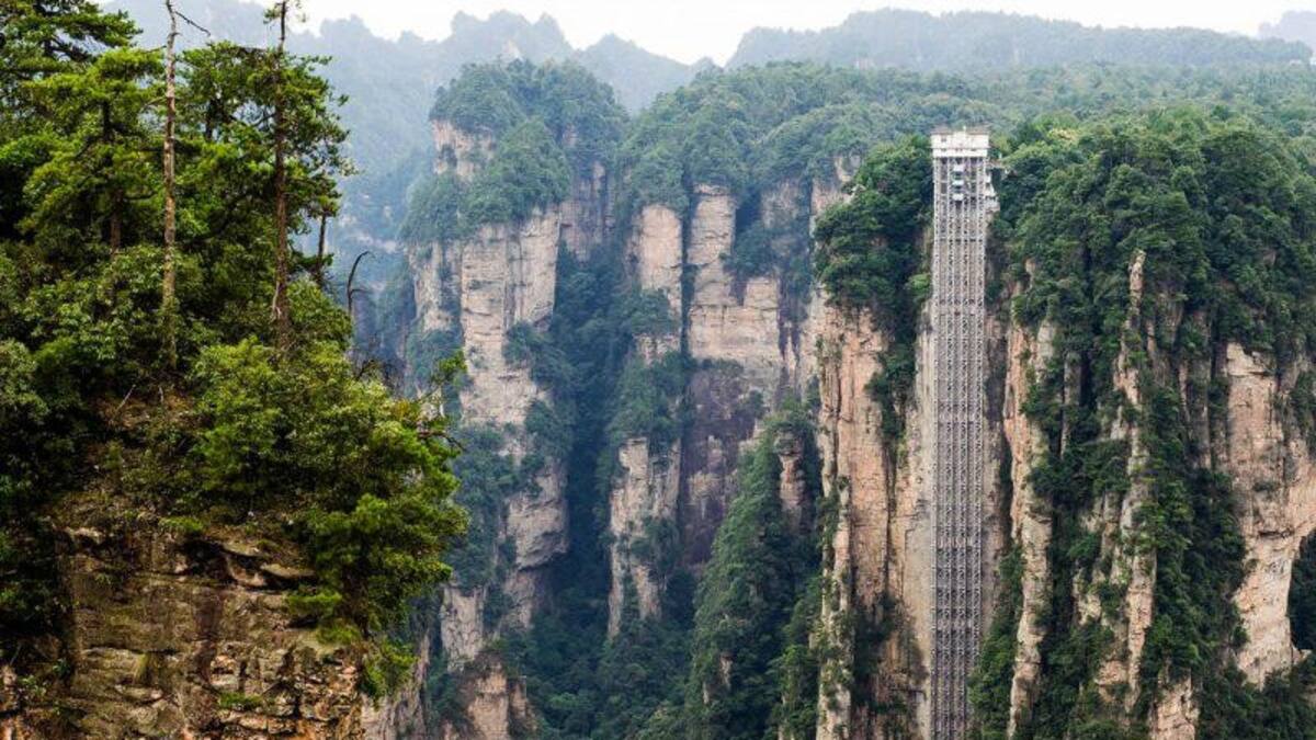 Bailong, el ascensor al aire libre más alto del mundo