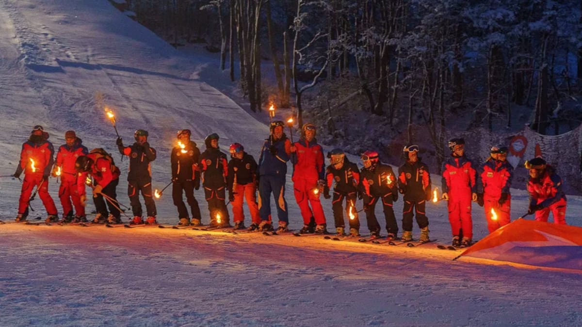 Ushuaia se prepara para un mega show de luces en la montaña: cuándo es la Bajada de Antorchas que se puede disfrutar totalmente gratis