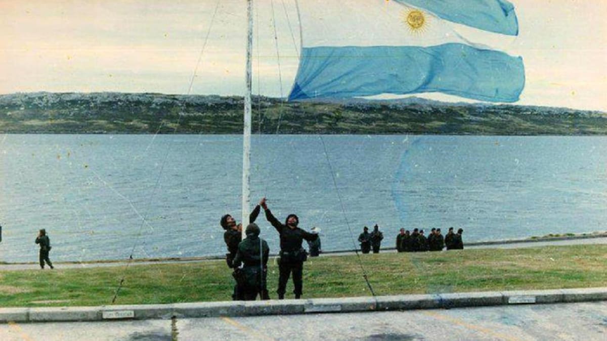 Bandera argentina en Malvinas. Foto: argentina.gob