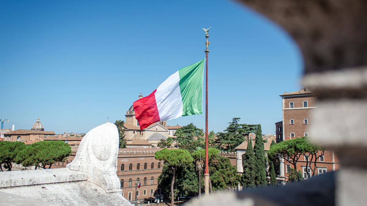 Italia revisará la reforma que restringió la ciudadanía por descendencia.