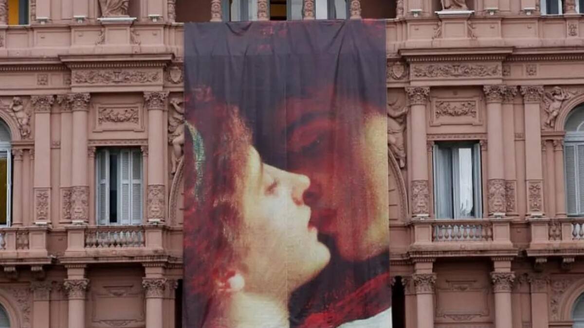 Bandera de Romeo y Julieta en Casa Rosada