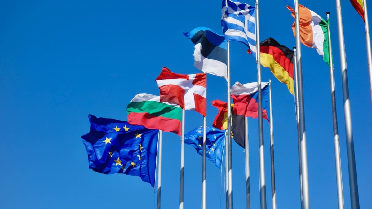 Banderas de la Unión Europea. Foto: Unsplash