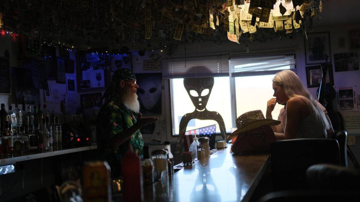 Imagen de un bar en el Pueblo "Rachel", en Estados Unidos