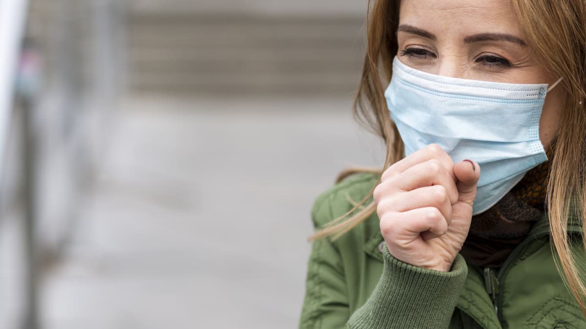 Barbijo, pandemia, epidemia, bacteria, alerta. Foto Freepik.