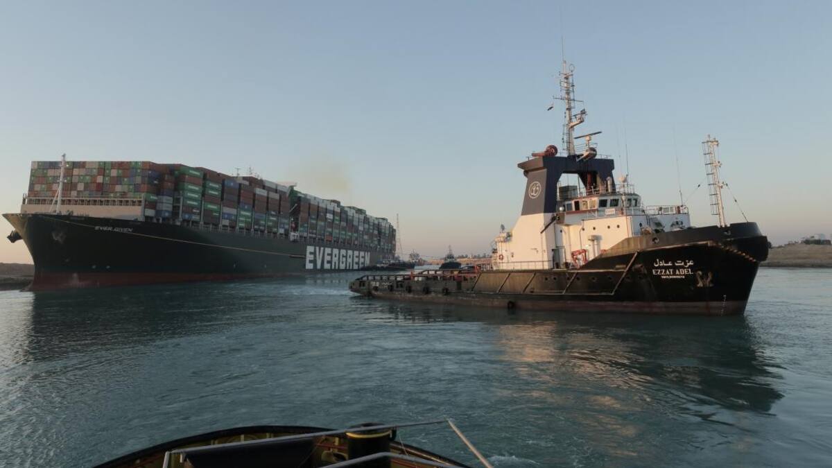 Barco Ever Given en el canal de Suez, REUTERS