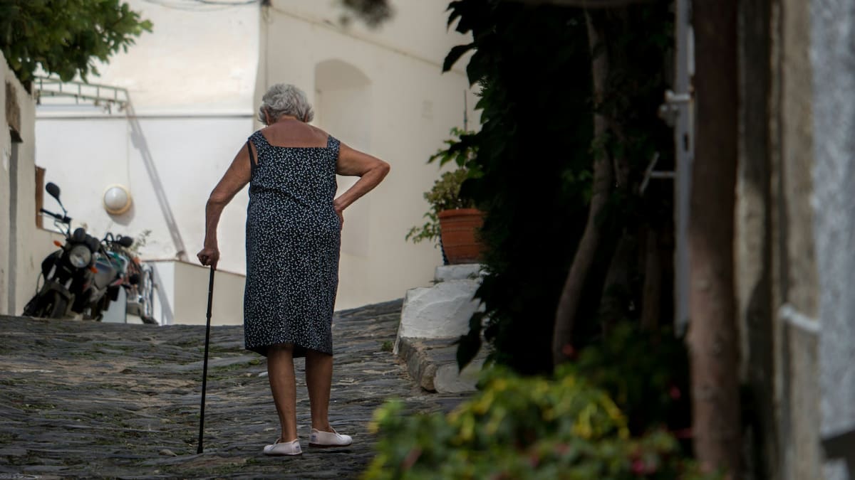 La soledad impacta en los jubilados: un nuevo estudio revela cuánto influye en la memoria de los adultos mayores