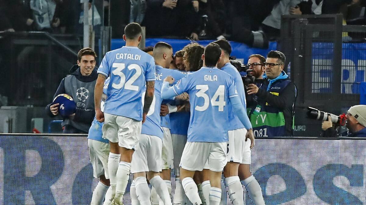 La alegría de la Lazio por la histórica victoria. Foto: EFE
