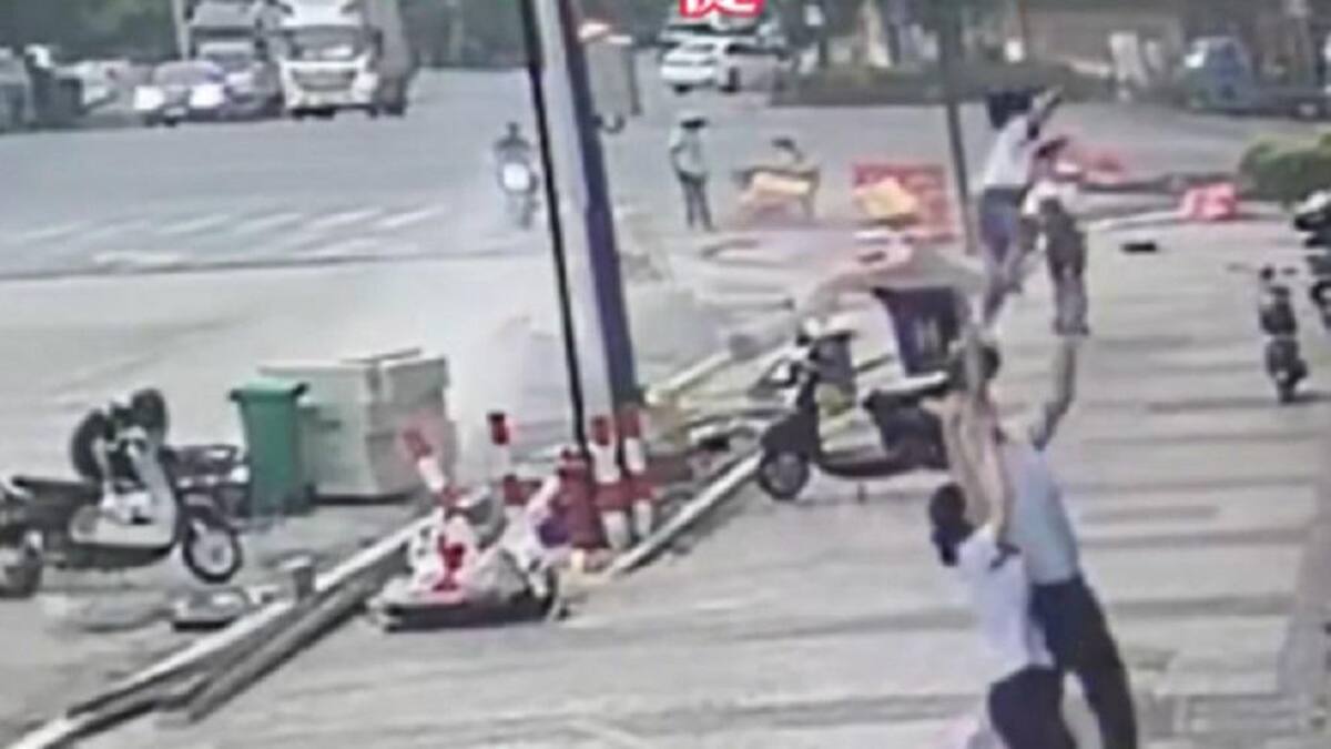 Beba cayó desde un quinto piso y un hombre la salvó, NA