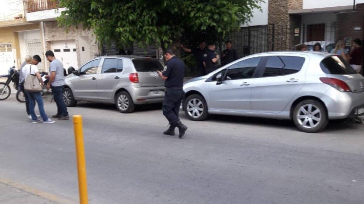 Beba muerta por asfixia dentro de un auto