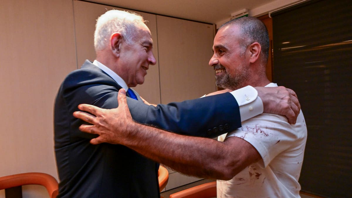 Benjamín Netanyahu recibió al “pasajero héroe” que intervino para evitar la caída del avión de Flydubai