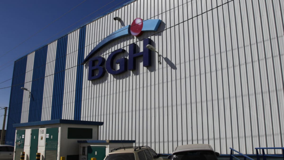 Freno productivo y reactivación para 600 trabajadores: la histórica empresa de electrodomésticos que reabrió su planta