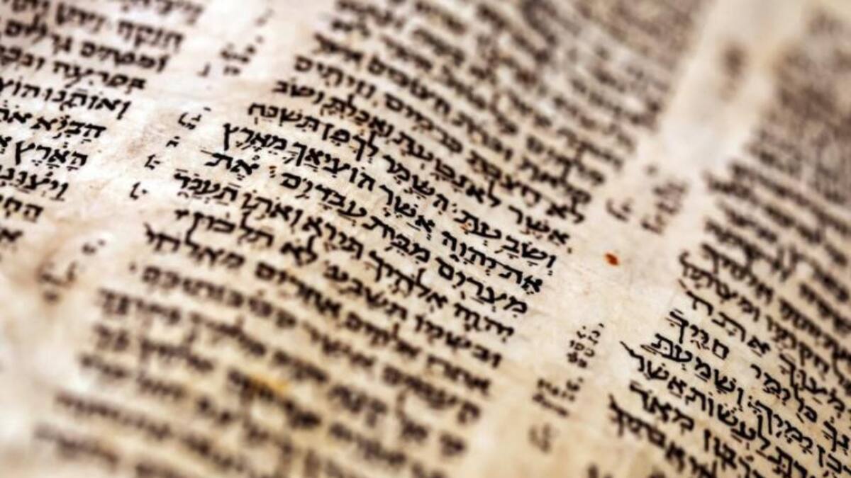 Biblia hebrea más antiguo del mundo. Foto: NA.