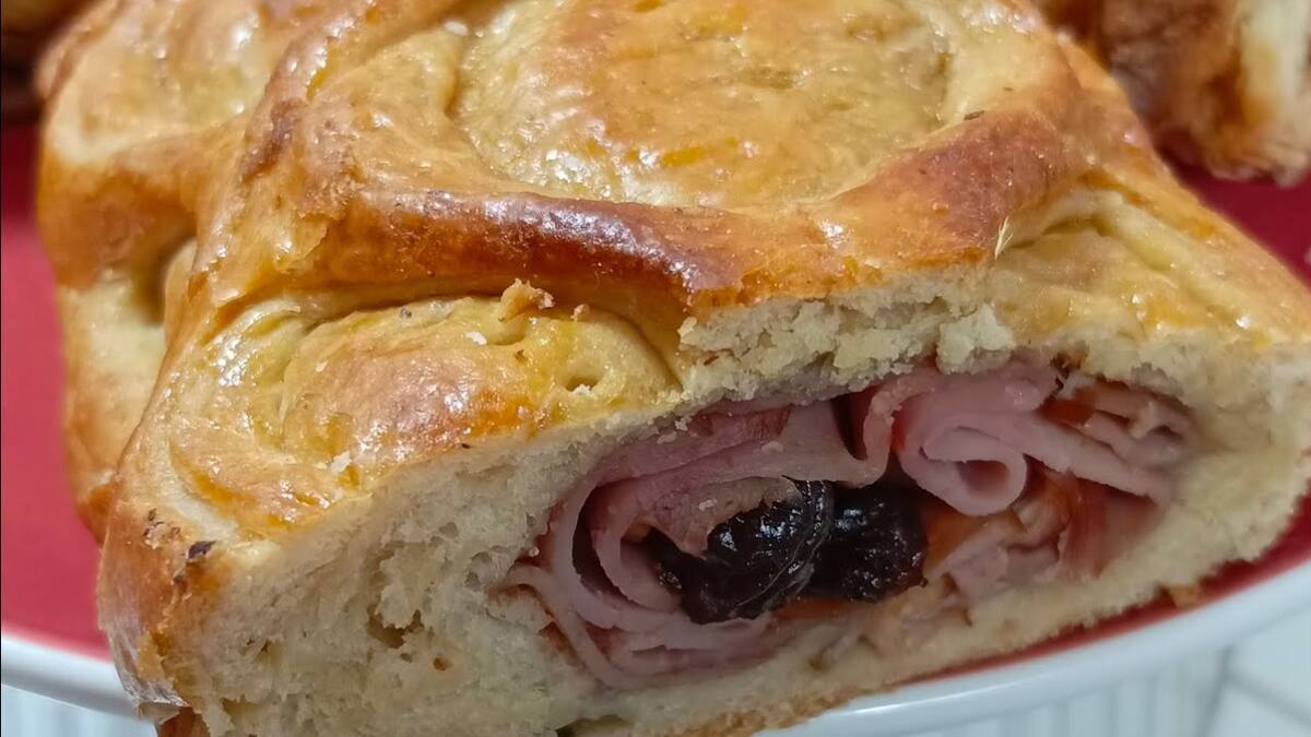 Bizcochuelo de jamón y queso. Foto: YouTube