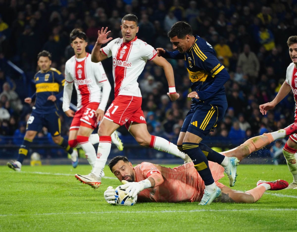 Boca perdió 3 a 2 frente a Huracán en La Bombonera