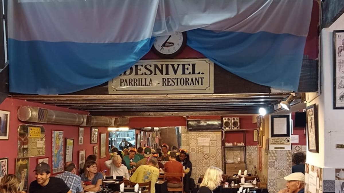 Tienen la mejor parrilla de San Telmo: el bodegón que cautiva con sus cortes y sus porciones generosas