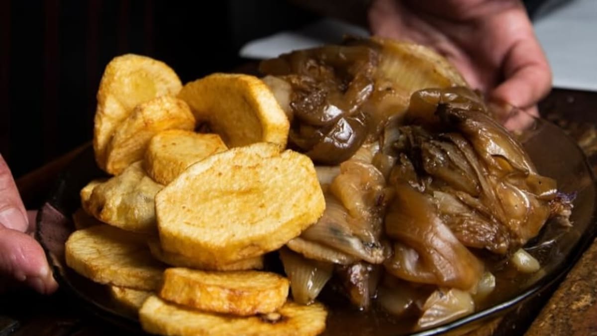 Ni Palermo ni Recoleta: la mejor carne al horno está en un bodegón con “alma de barrio” que nadie se pierde en Buenos Aires