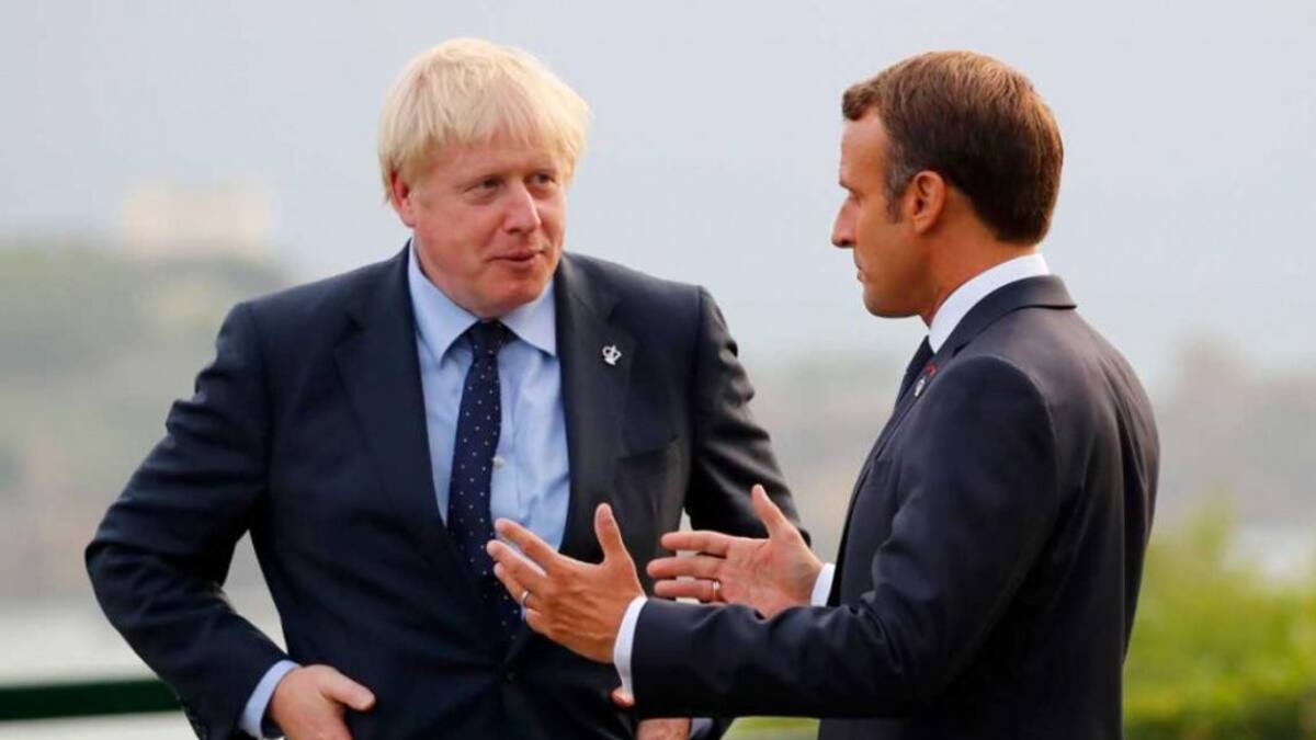 Bois Johnson y Emmanuel Macron, NA