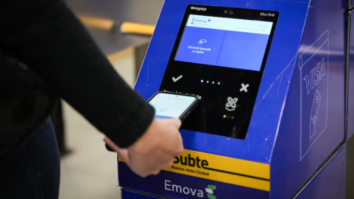 Alivio al bolsillo: qué bancos y billeteras virtuales devuelven el 100% del boleto de colectivos y subtes en Buenos Aires