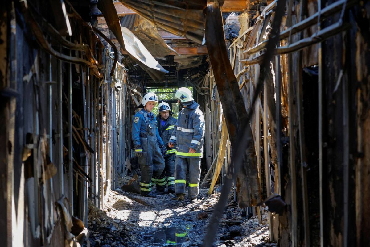 Bombardeo a centro de transfusión de sangre en Ucrania. Foto: Reuters.