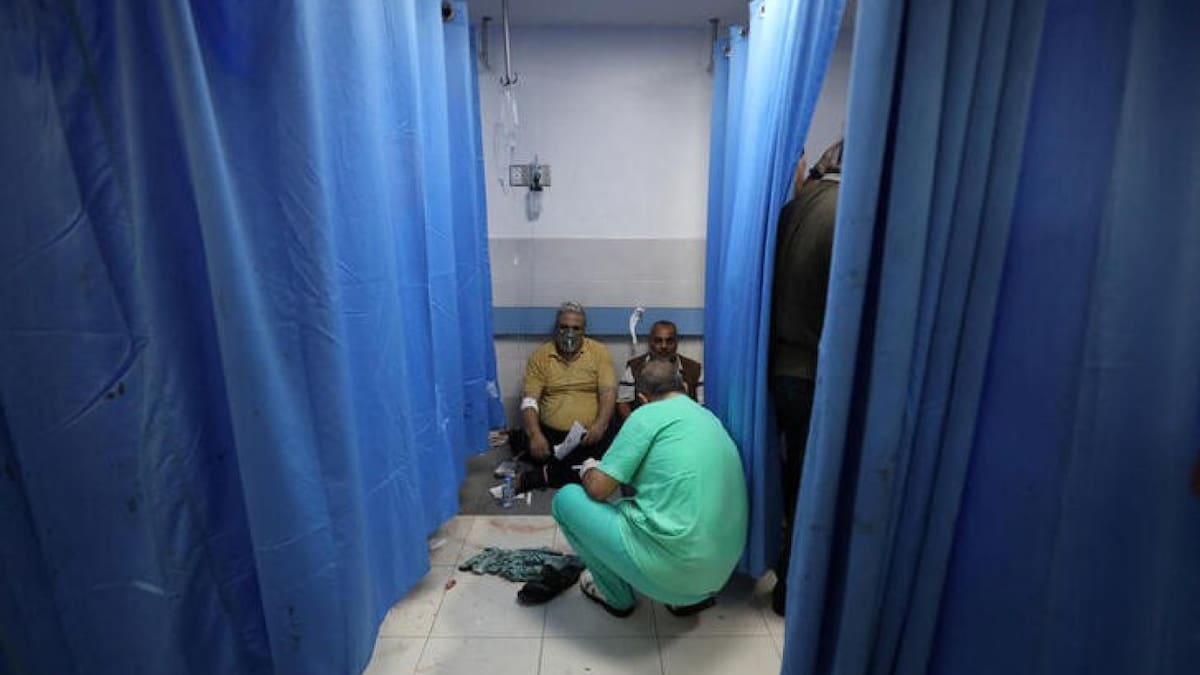 Bombardeo contra un hospital en la Franja de Gaza. Foto: REUTERS.
