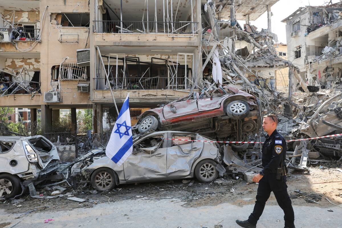 Bombardeo de Irán sobre Israel. Foto: REUTERS/Ronen Zvulun.