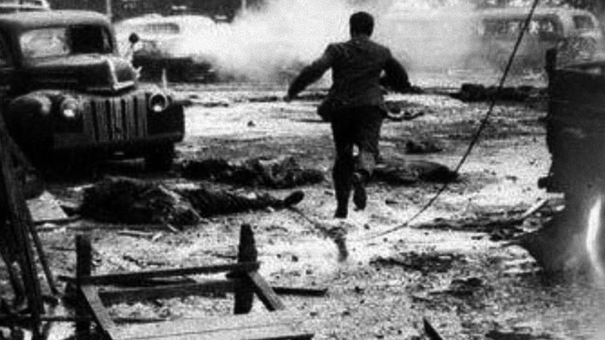 Bombardeo de Plaza de Mayo, 16 de junio de 1955, Foto Archivo General de la Nación