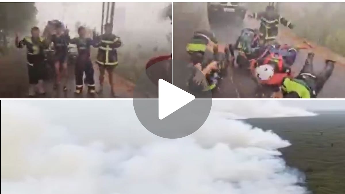 Bomberos indonesios celebran la llegada de lluvias tras combatir incendios forestales