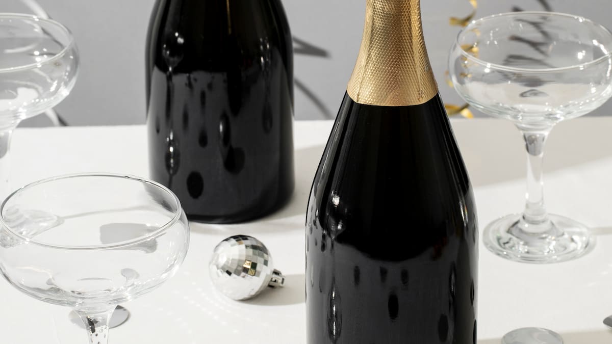 No tires la botella de champagne: el adorno original para decorar la mesa de Año Nuevo sin gastar
