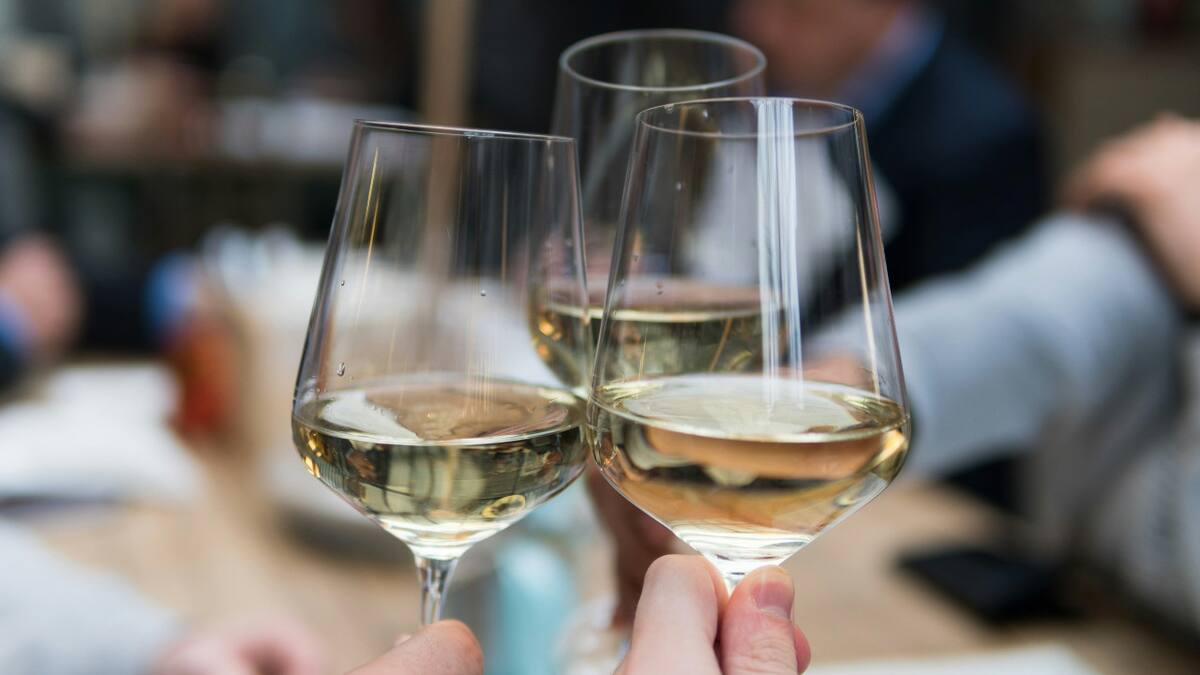 Brindis, fiestas. Foto: Unsplash