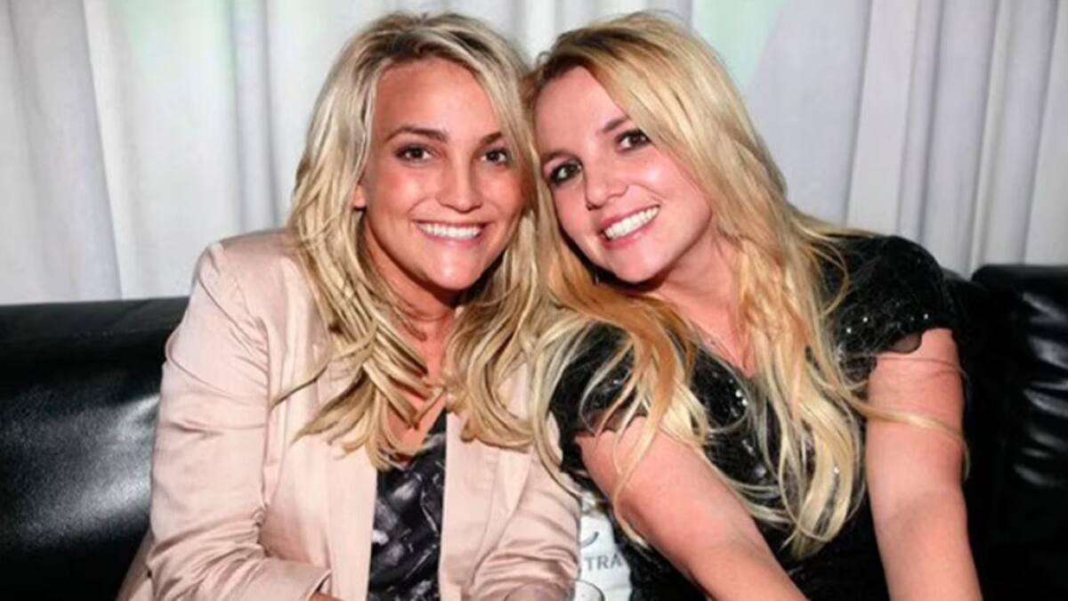 Britney Spears junto a hermana Jamie Lynn Spears. Foto: Twitter/EstaALaVista.
