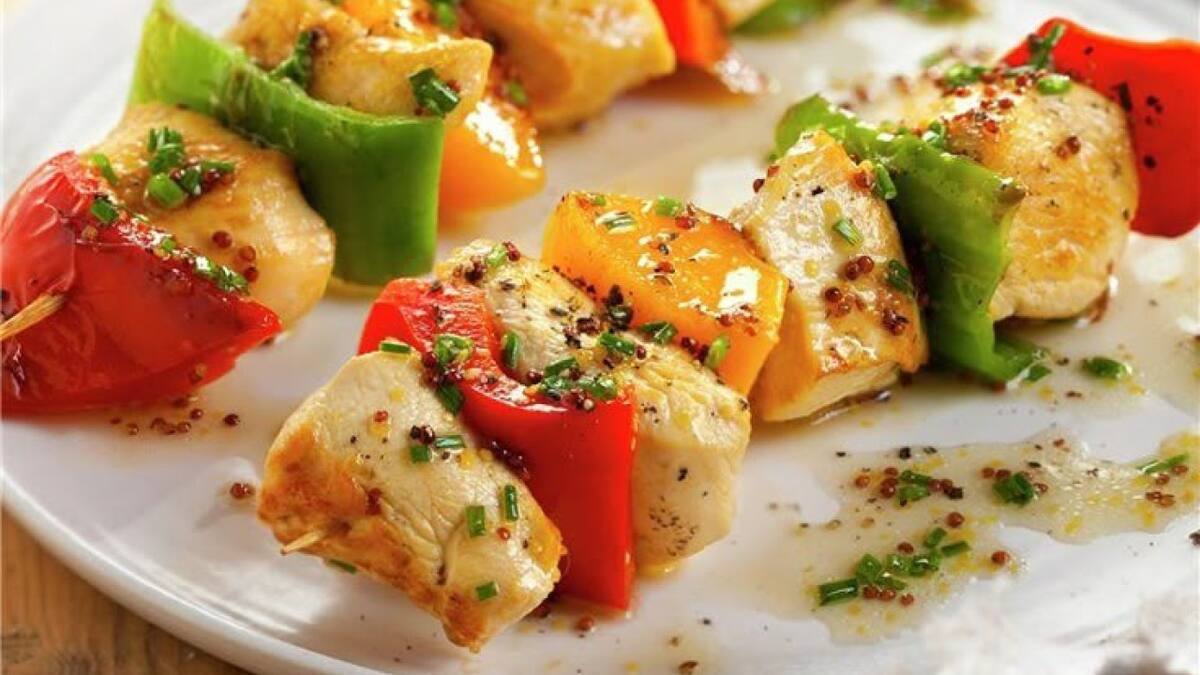 Brochetas de pollo. Foto: Pinterest.