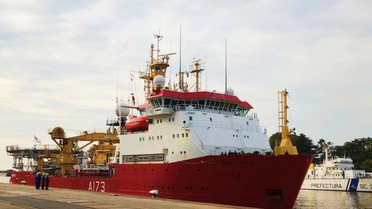 Buque inglés - ARA San Juan