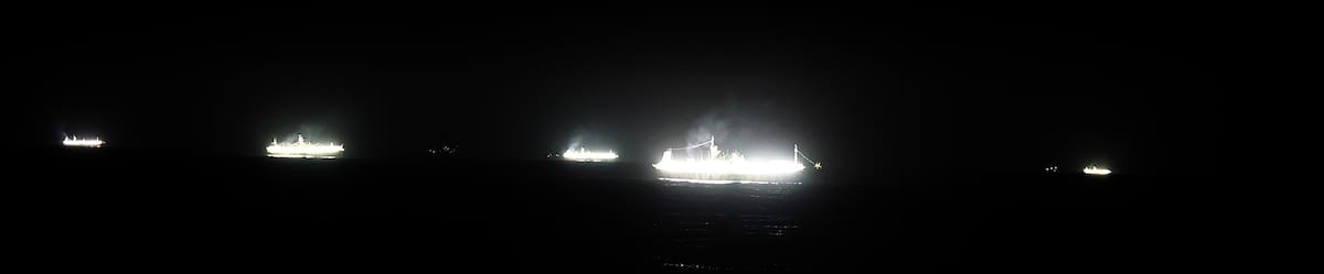 Buques pesqueros en las costas argentinas
