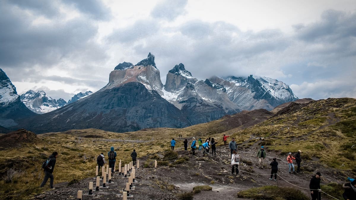 Buscan voluntarios para trabajar 4 horas diarias: ofrecen alojamiento, comidas y transporte en un destino soñado de la Patagonia austral