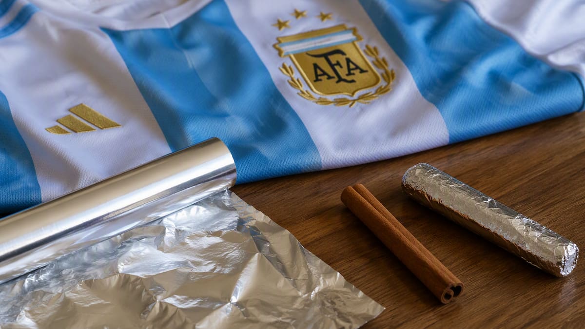 A tomar nota: el curioso ritual con papel aluminio y canela para atraer buena suerte en la previa de Argentina vs Suiza