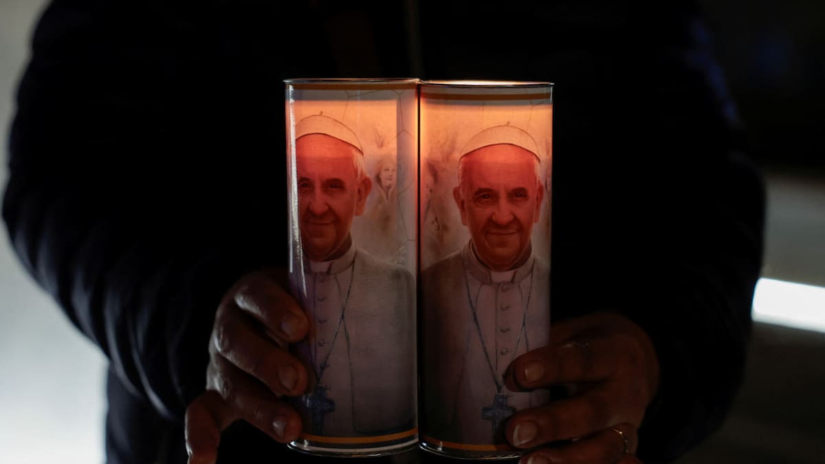Cadena de oración por la salud del Papa Francisco. Foto: REUTERS.