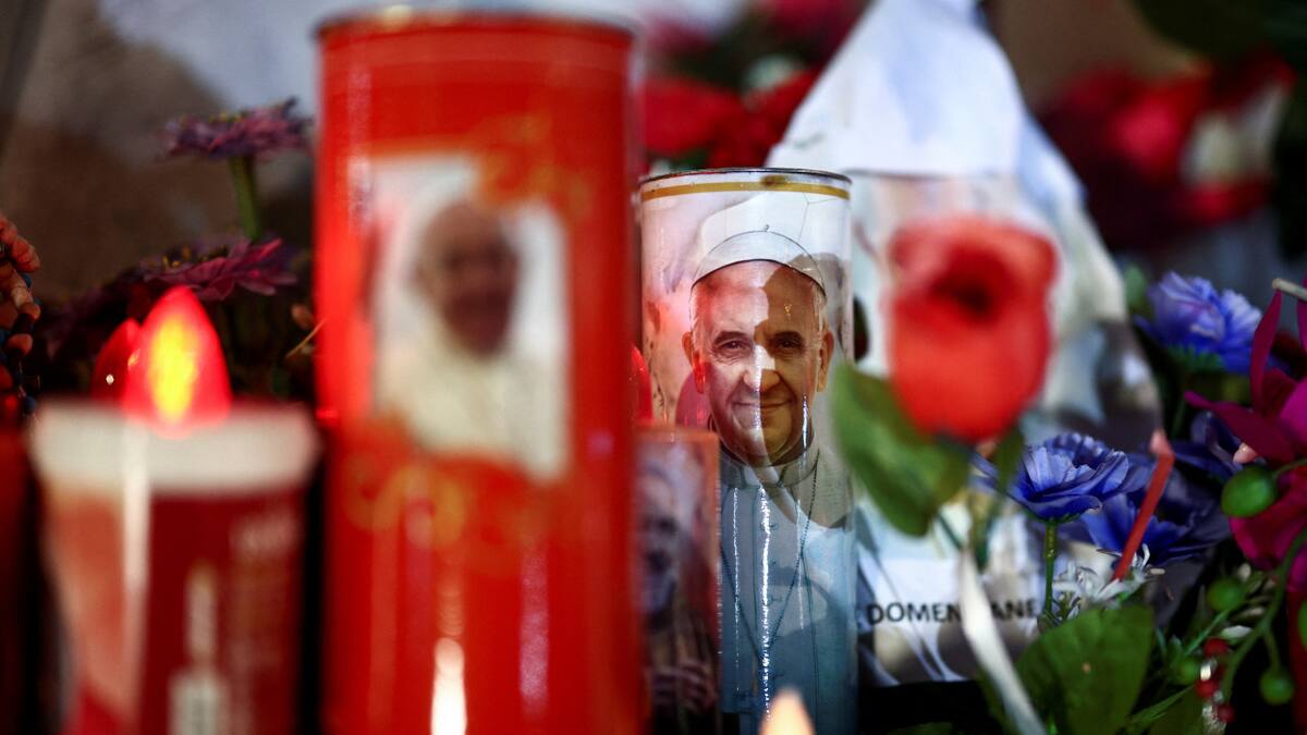 Cadena de oración por la salud del Papa Francisco. Foto: REUTERS.