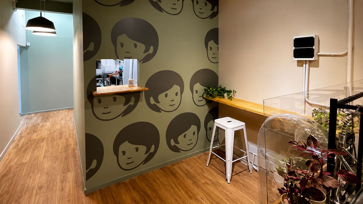 Un café de Belgrano cerró sus puertas y remató todo tras apenas un año de actividad