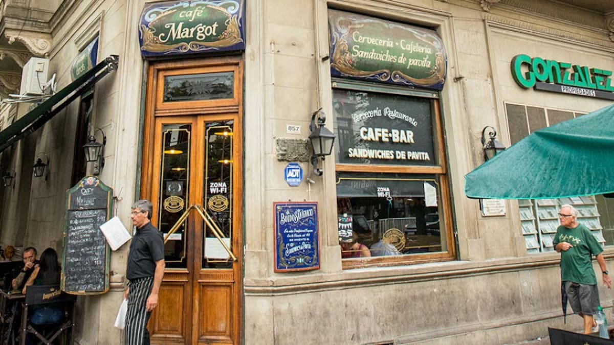 El histórico café de Boedo que cautivó a Juan Domingo Perón y se destaca por su sánguche de pavita